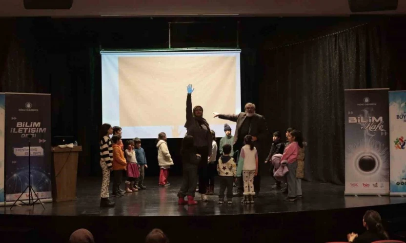 İnönü Üniversitesi'nden üç kuşağı bir araya getiren bilim kafe etkinliği