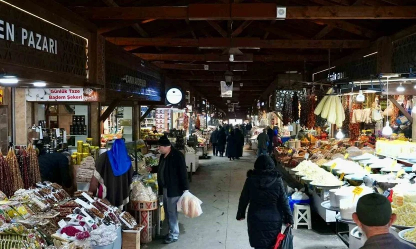 Kapalı Çarşı'da Harput Musikisi yankılanıyor