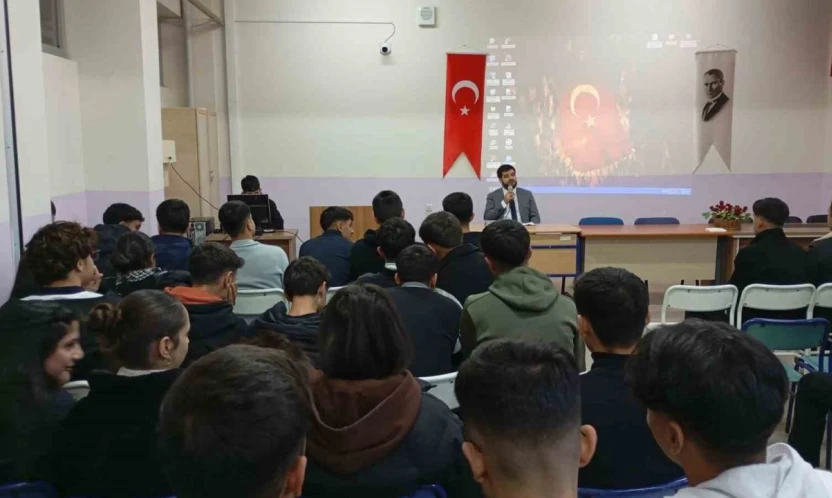 Karakoçan'da öğrencilere konferans