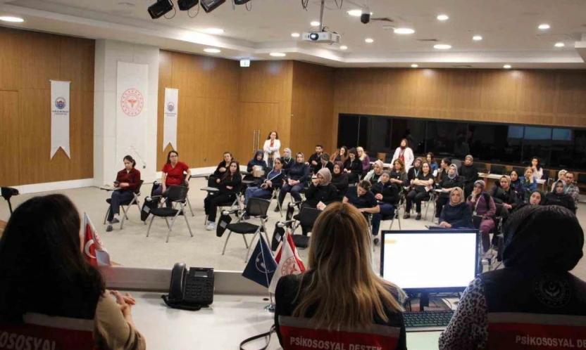 Koruyucu aile hizmet modeli sağlık çalışanlarına tanıtıldı