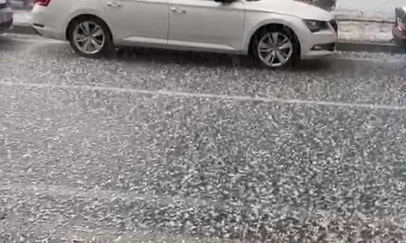Kovancılar ilçesinde dolu yağışı  etkili oldu