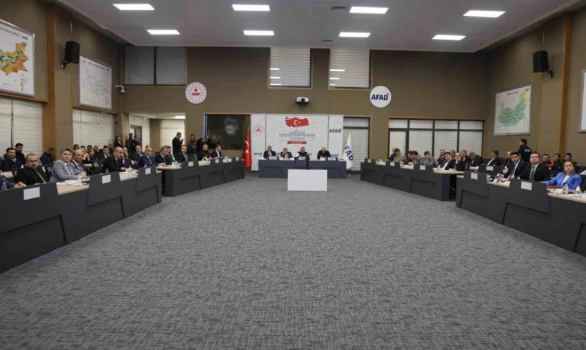 Kuzey Anadolu ve Doğu Anadolu Fay zonu arasında yer alan Elazığ'da İl Afet Risk Azaltma Planı ele alındı