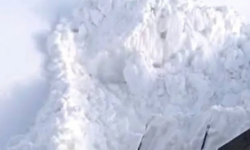 Malatya'da 1 buçuk metre karla mücadele kameralara yansıdı