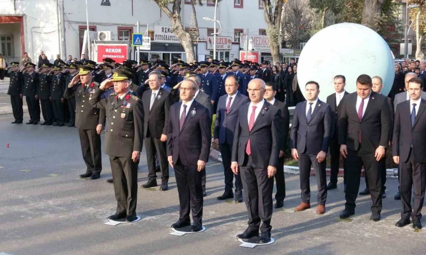 Malatya'da 10 Kasım Atatürk'ü anma töreni düzenlendi