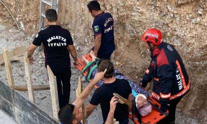Malatya'da dengesini kaybederek inşaat alanına düşen şahıs kurtarıldı