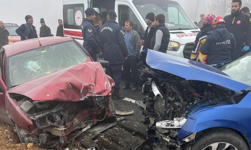 Malatya'da iki otomobil çarpıştı: 5 yaralı