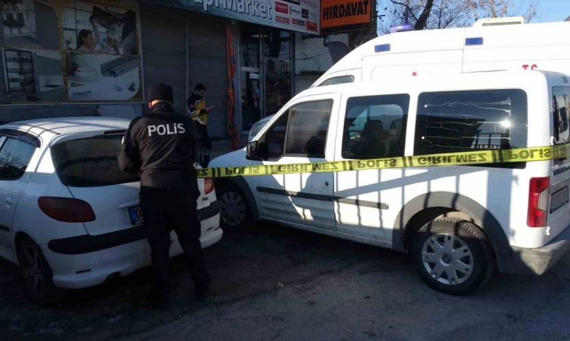 Malatya'da kalp krizi geçiren sürücünün kaza anı kamerada