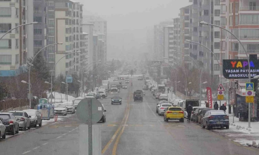 Malatya'da kar ve sis etkili oluyor