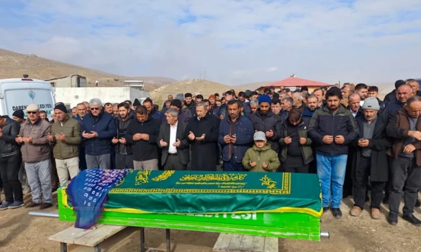 Malatya'da kayıp olarak aranırken ölü bulunan kadın defnedildi