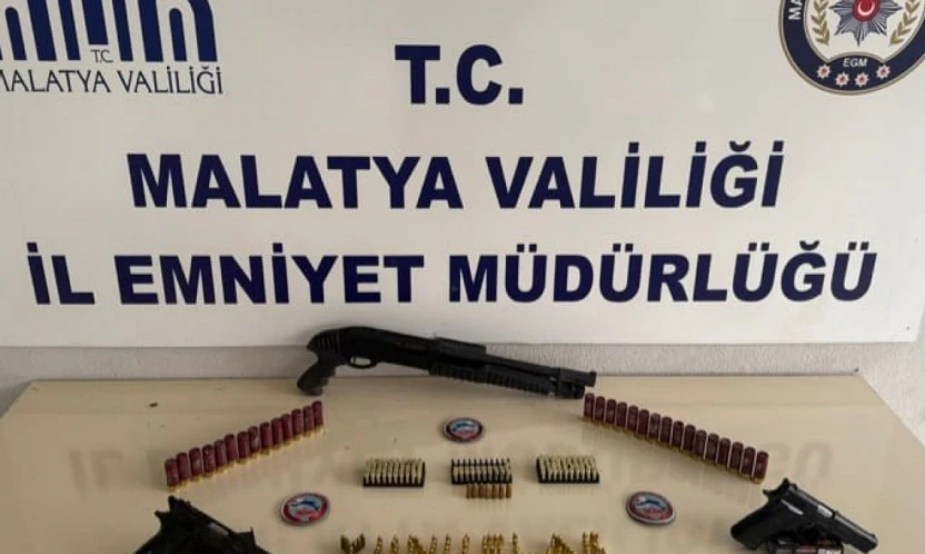 Malatya'da ruhsatsız silah operasyonu: 2 gözaltı