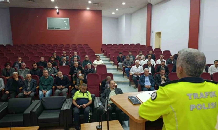 Malatya'da ticari taksi sürücülerine trafik bilgilendirmesi