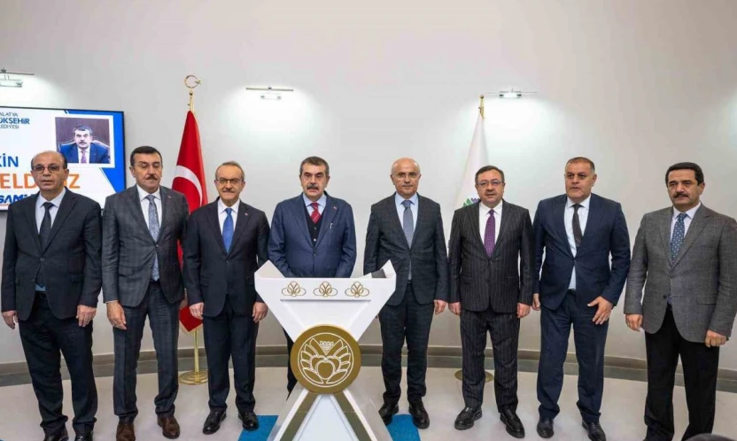 Millî Eğitim Bakanı Tekin, Malatya Büyükşehir Belediye Başkanı Er'i ziyaret etti