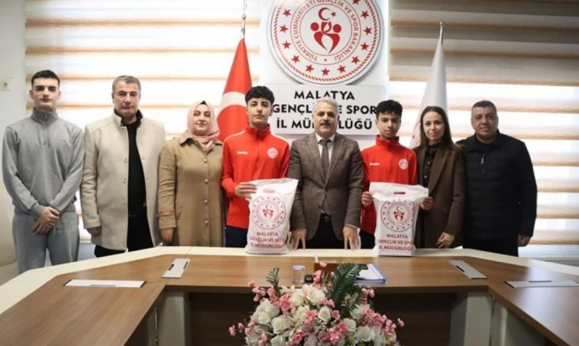 Röveşata golünün kahramanları ödüllendirildi