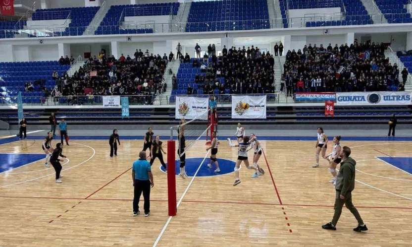 Şampiyonluk kupası Şehriban Günata'nın