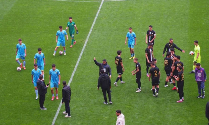 Yeni Malatyaspor sahaya 7 oyuncu ile çıktı, maç oynanmadı